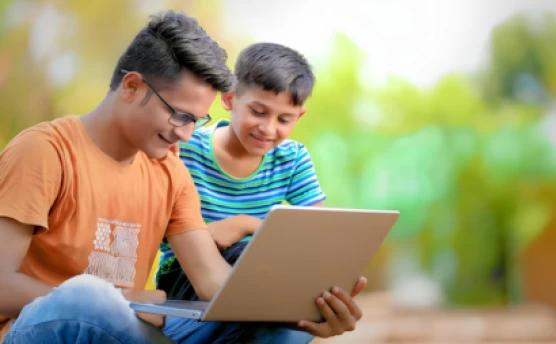 लैपटॉप्स योजना: छात्रों की शिक्षा में क्रांति का वादा